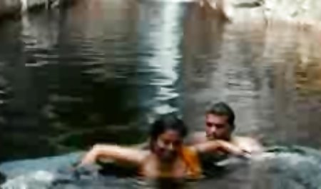 نادیا سفید سکس داخل خانه انجام همه کار را به تنهایی