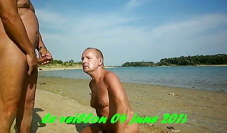 در جوراب ساق بلند و sexدر خانه پسر در رختخواب